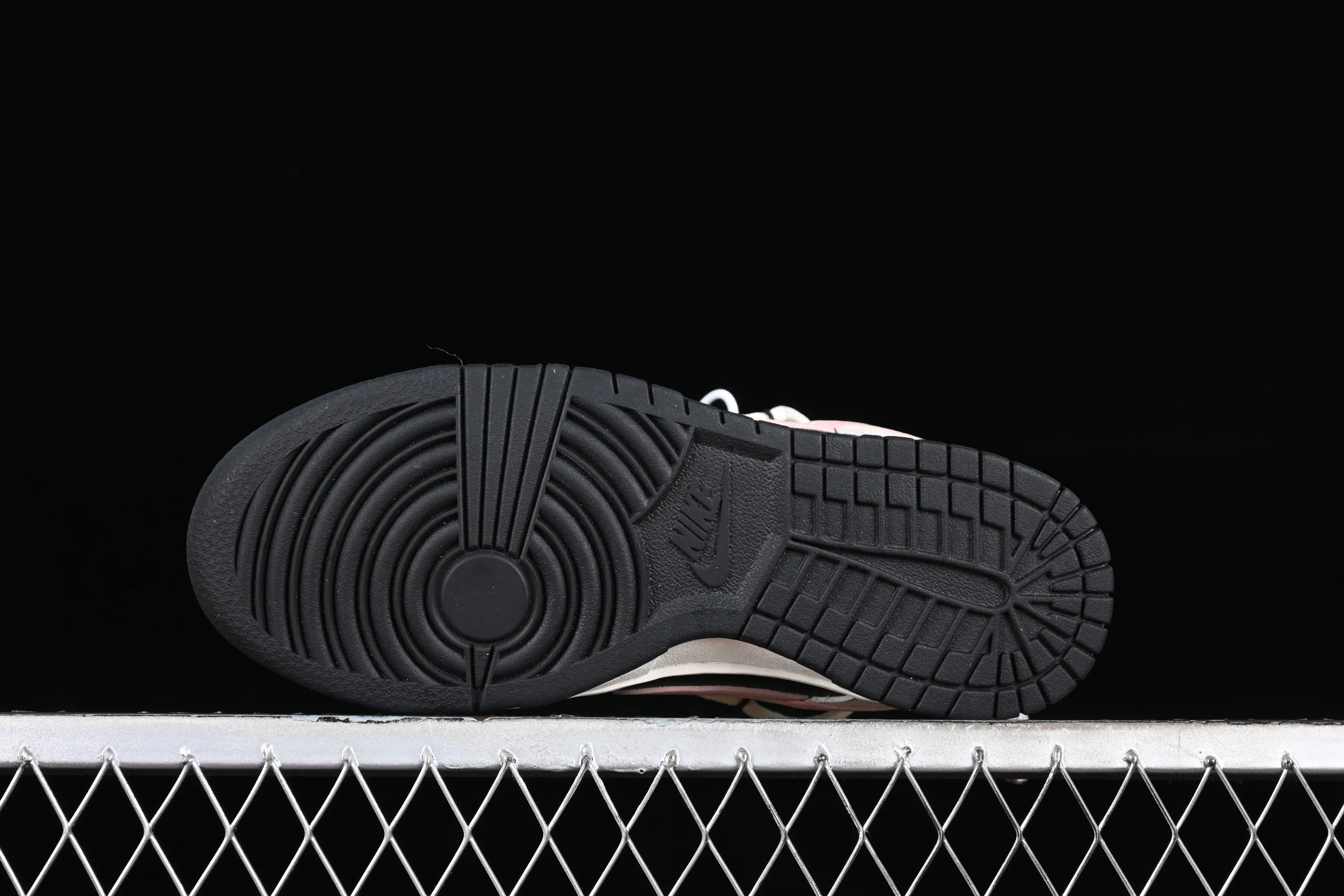 All categories Nk SB Dunk series Nk SB Dunk Low low-top sneakers CS version Nk Dunk Low Steam Puppet-Smoky Rose SB strap low-top casual sneakers FD1232-001